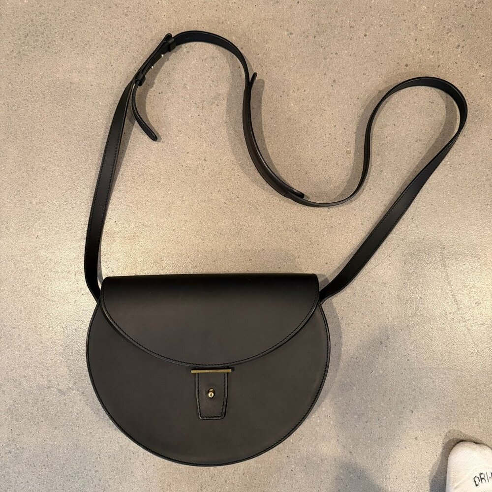 PB 0110 Leather Crossbody bag